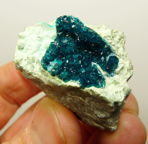 Dioptase with planch�ite on quartz