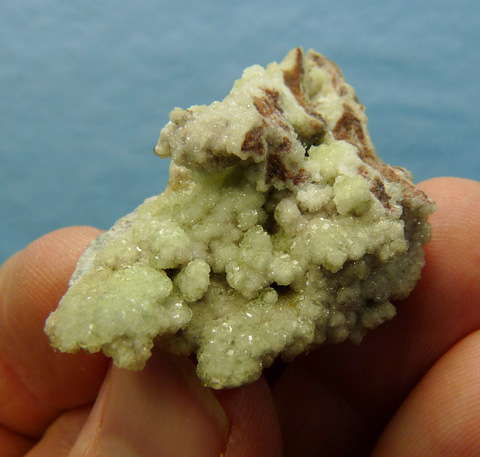 Beautiful 2-sided specimen, smithsonite and (?)calcite crystals, on matrix